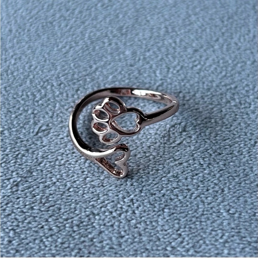Paw Print Heart Silhouette ~ Rose Gold Tone Ring ~ Brand New! ~ Resizeable